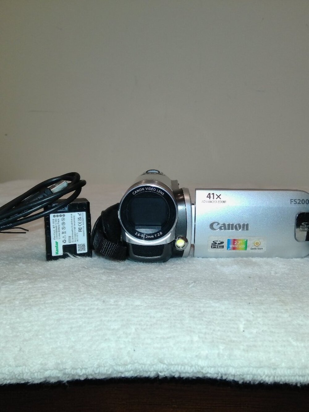 Canon FS200 Digital Video Camcorder 41x Advanced Zoom SDHC TESTED WORKING!